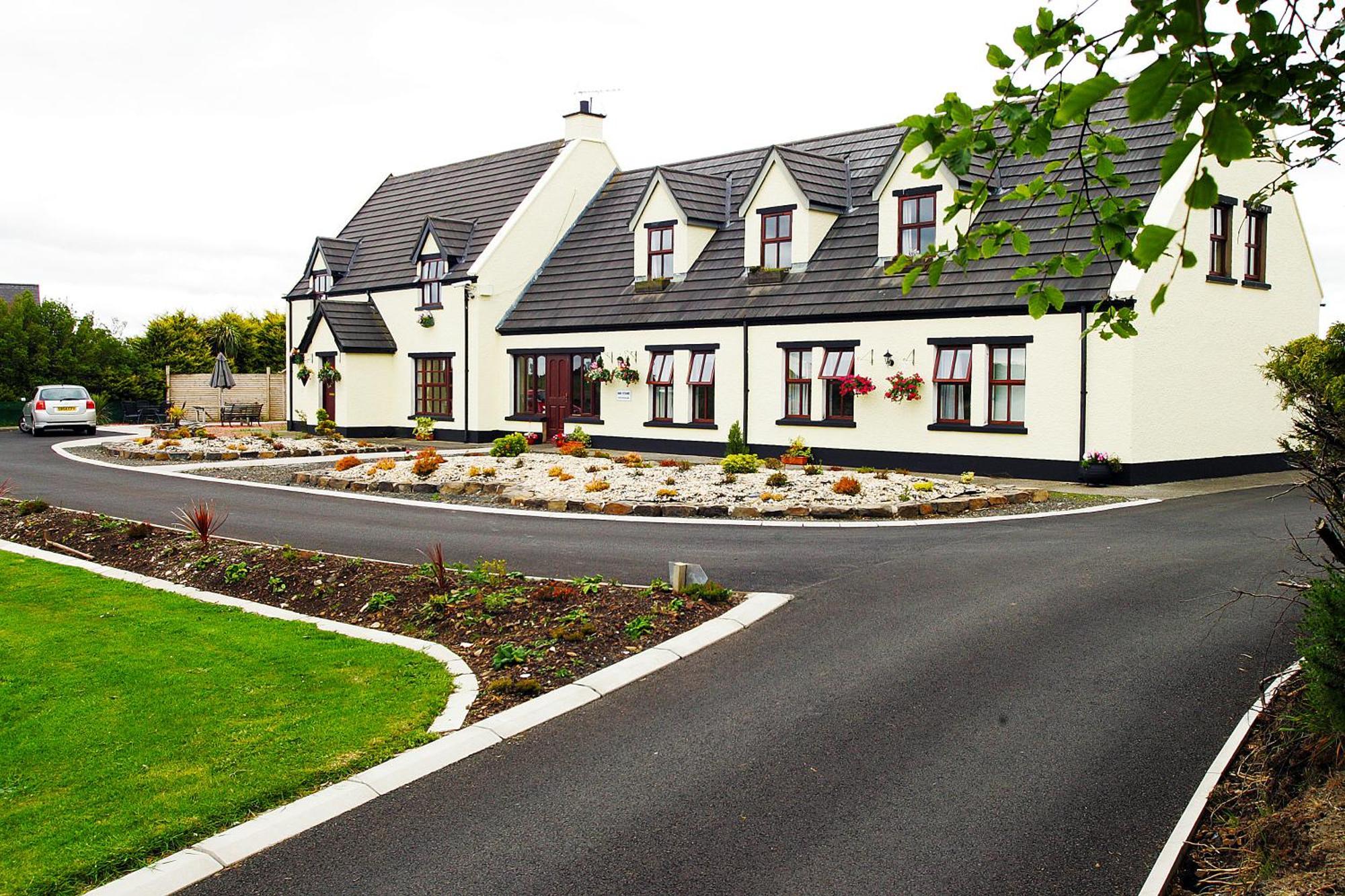 Glenmore House Ballycastle Exterior photo